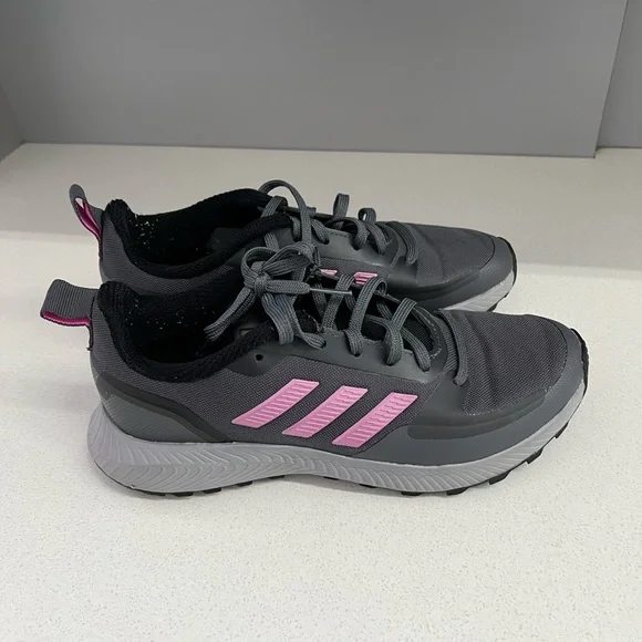 Adidas - Picture 2 of 6